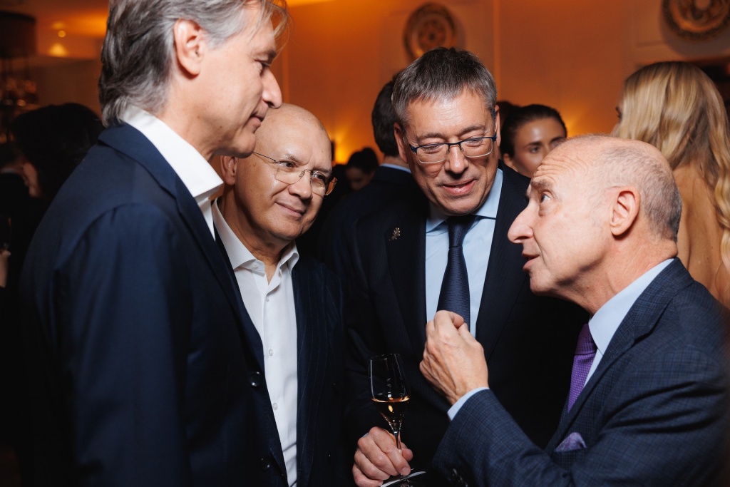 Слева направо: Игорь Витошинский (Semifreddo), Максим Каширин (Simple Group), Джорджо Стараче (посол Италии). Фото: © Simple Group