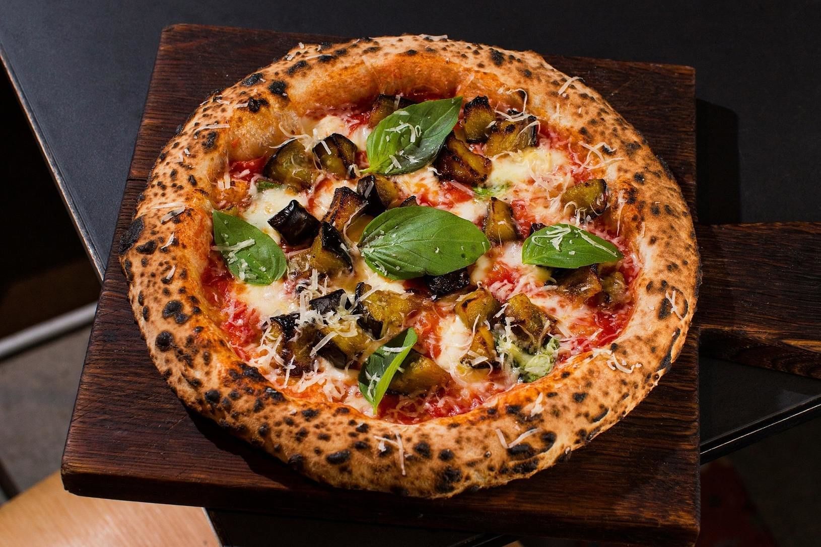 Пицца «Пармиджана». Фото: © пресс-служба Pizza 22 cm
