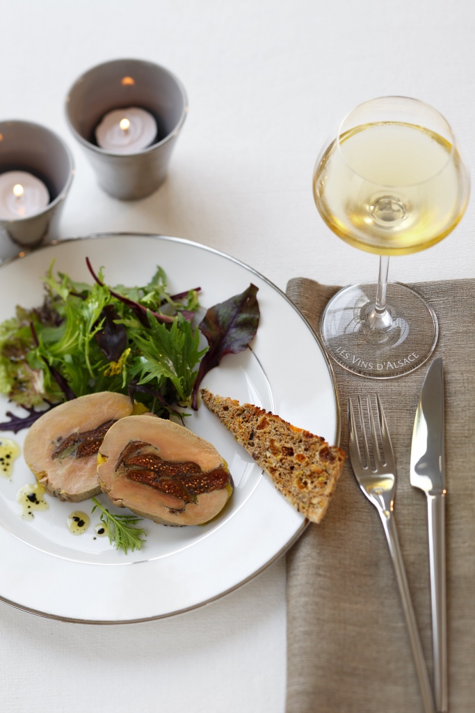 Foie gras mi-cuit aux figues et cachous-min.jpg