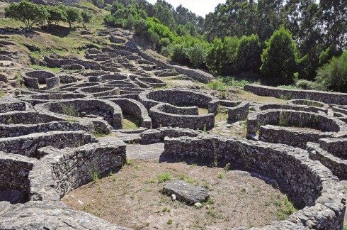 Кастро-де-Санта-Тегра — остатки кельтского города времен бронзового века